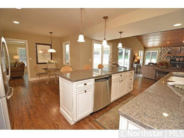27965 Woodside Road Shorewood, MN 55331 - Photo 7 of 18