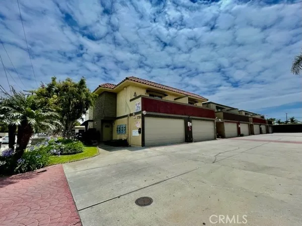 $3,795 | 17181 Elm Lane, Unit A, Huntington Beach, CA 92647