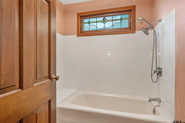 $379,000 | 229 Hideaway Lane East, Hideaway, TX 75771