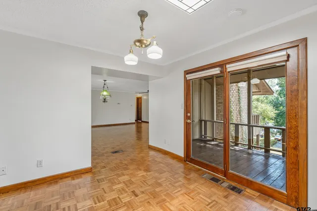 $379,000 | 229 Hideaway Lane East, Hideaway, TX 75771