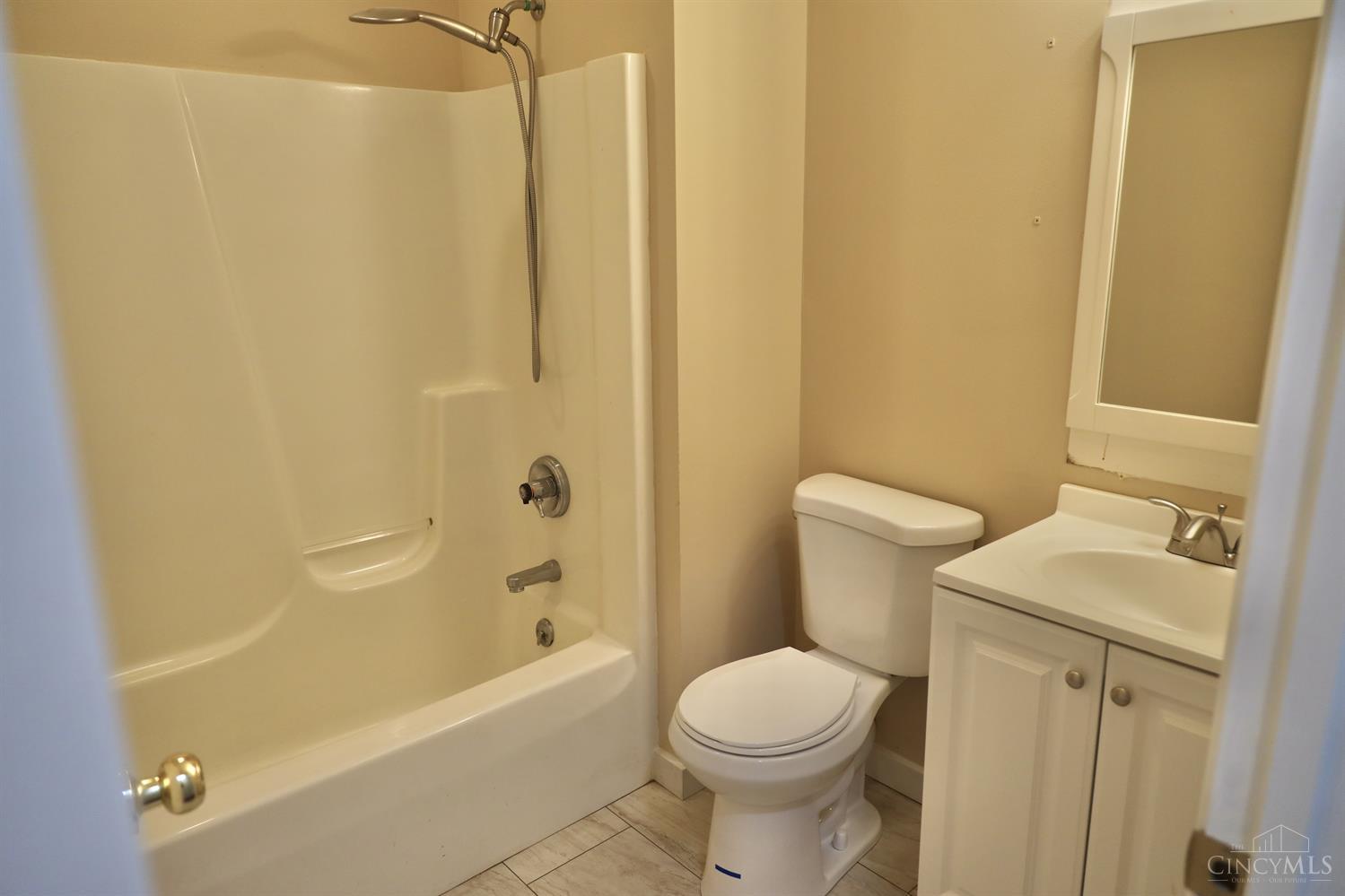 54 West Sharon Road Cincinnati, OH 45246 - Photo 42 of 47 Gallery Image 42