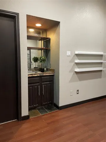 a view of a house with backyard of house