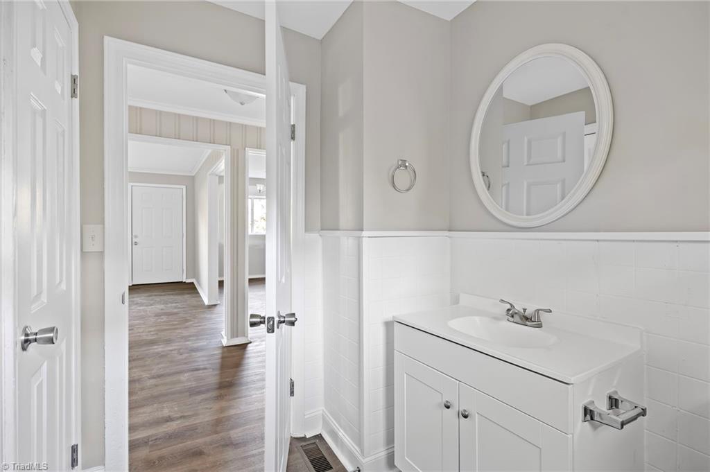 4490 Wallburg-High Point Road High Point, NC 27265 - Photo 17 of 31 Gallery Image 17