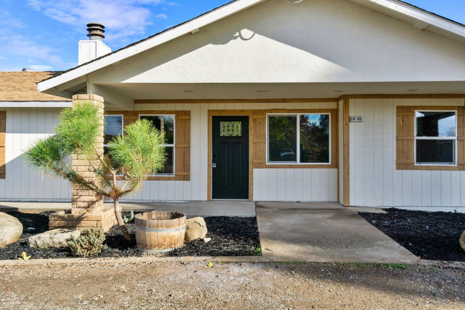 18405 Ridgedale Drive Madera, CA 93638 - Photo 3 of 32 Gallery Image 3