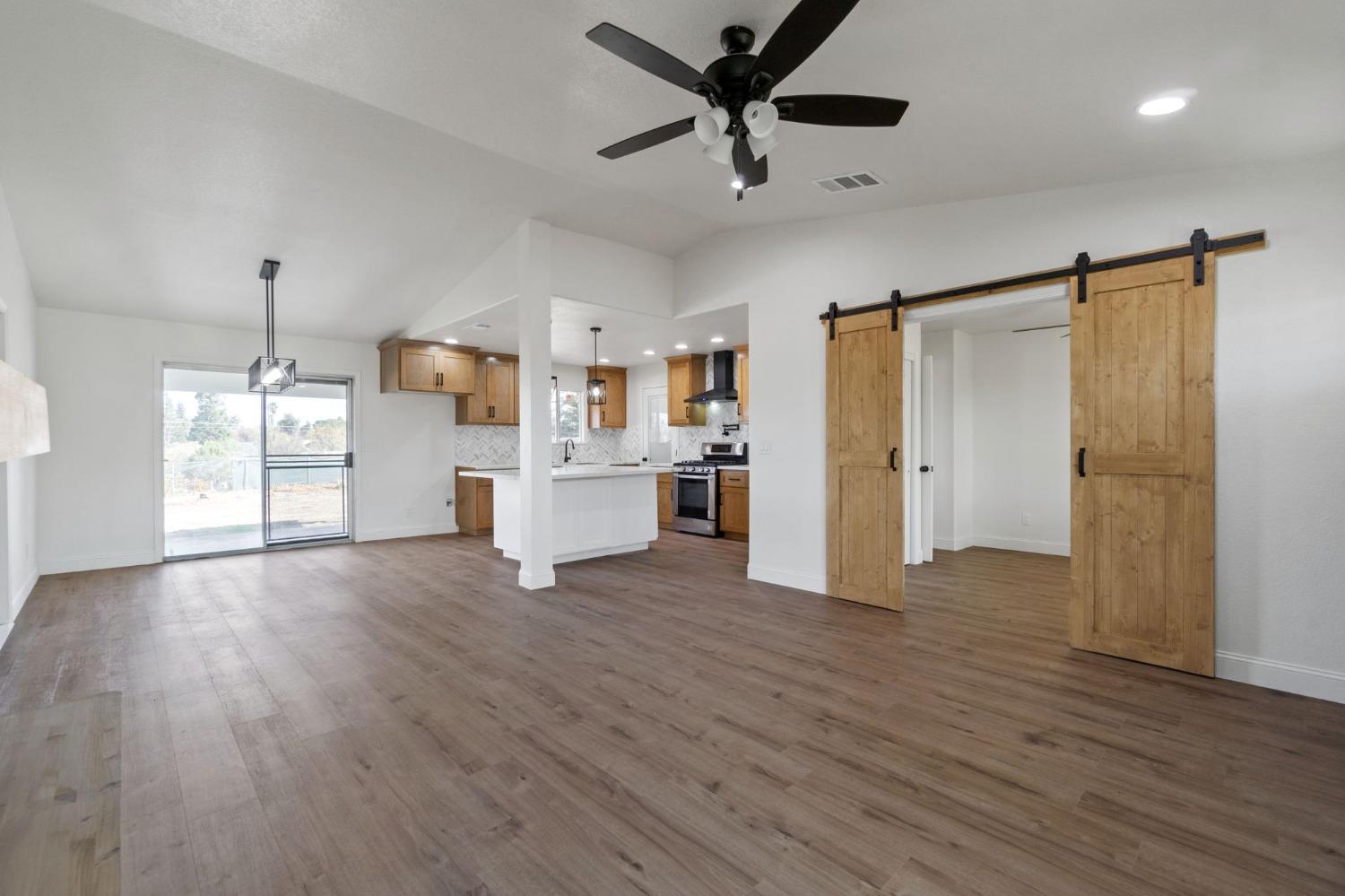 18405 Ridgedale Drive Madera, CA 93638 - Photo 5 of 32 Gallery Image 5