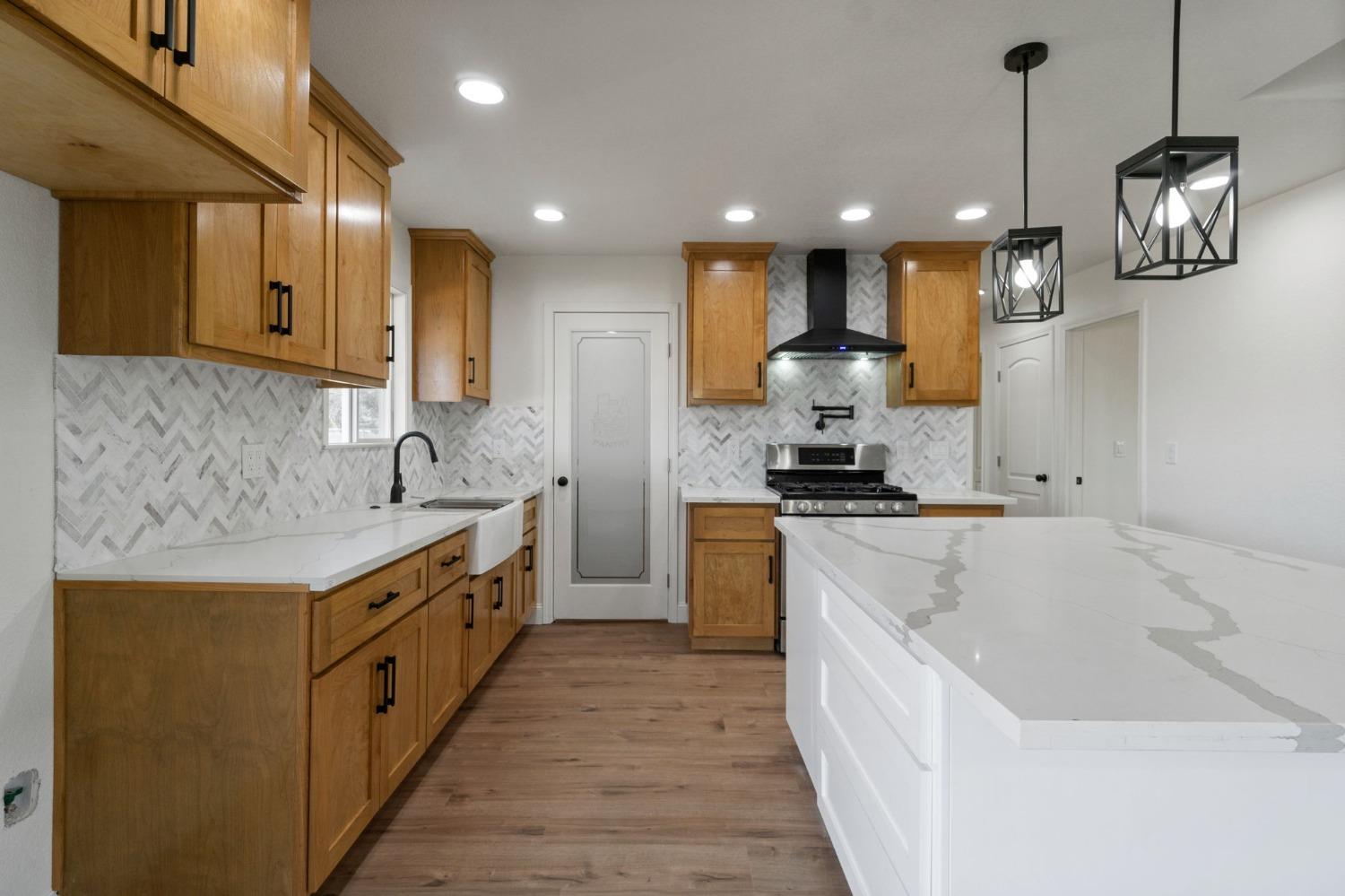 18405 Ridgedale Drive Madera, CA 93638 - Photo 9 of 32 Gallery Image 9