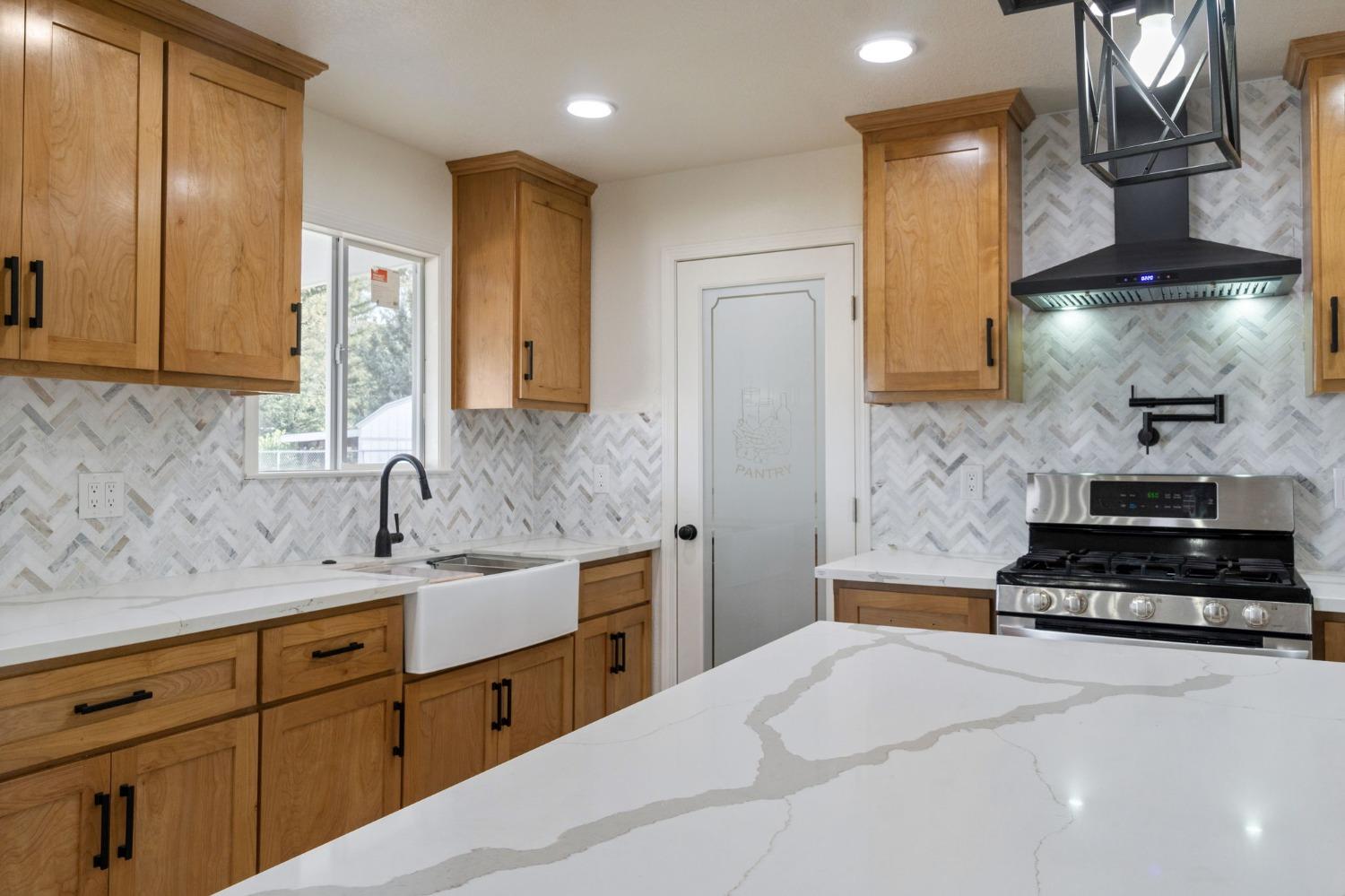 18405 Ridgedale Drive Madera, CA 93638 - Photo 10 of 32 Gallery Image 10