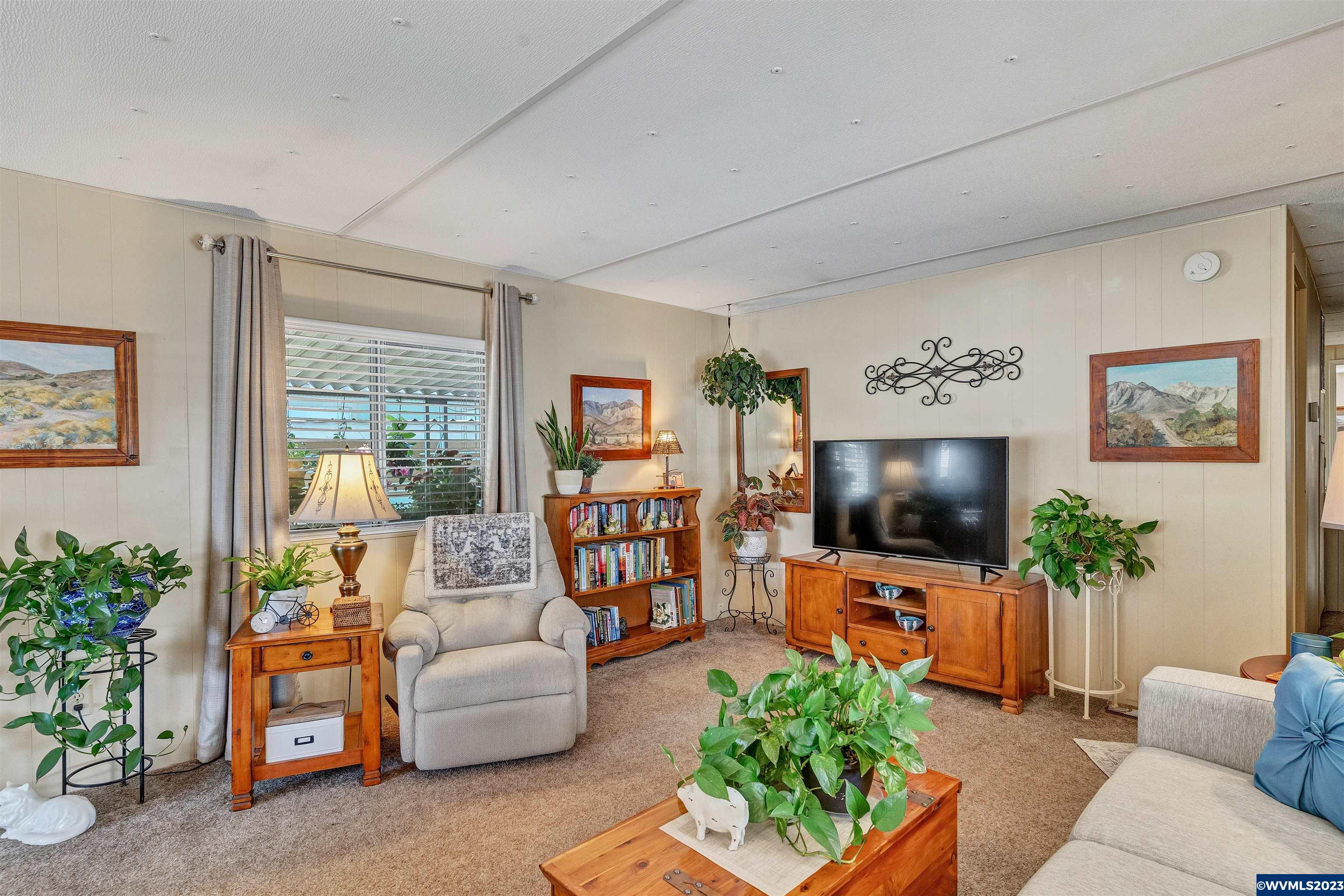 4244 Hazelgreen Road Northeast Salem, OR 97305 - Photo 16 of 30 Gallery Image 16
