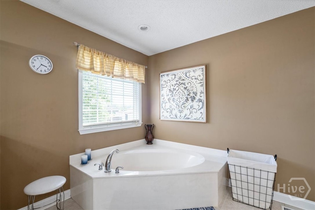495 Hanley Road Hull, GA 30646 - Photo 11 of 48 Primary Bath