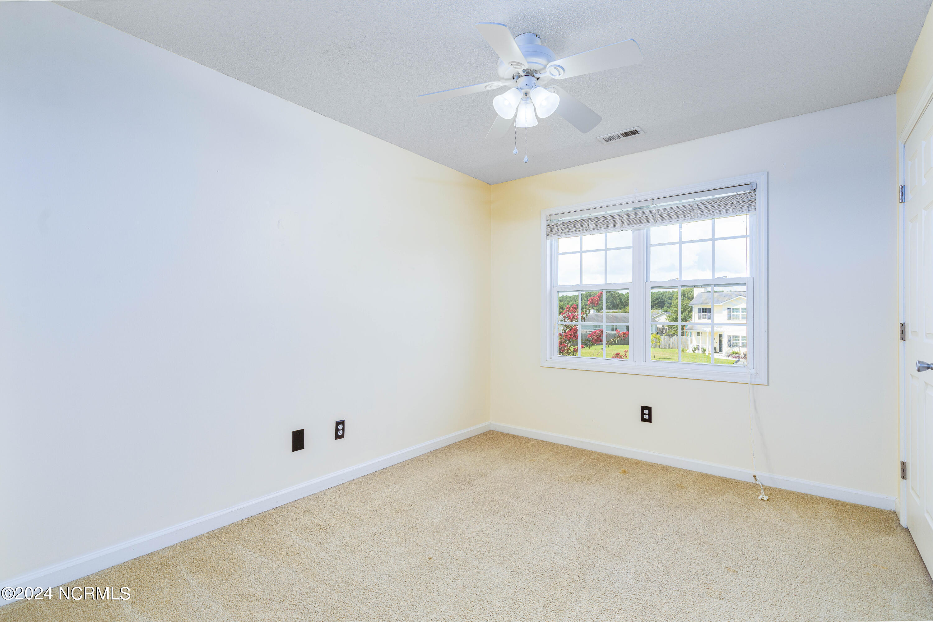 204 Bobwhite Road Hubert, NC 28539 - Photo 19 of 44 204 bobwhite (13 of 45)
