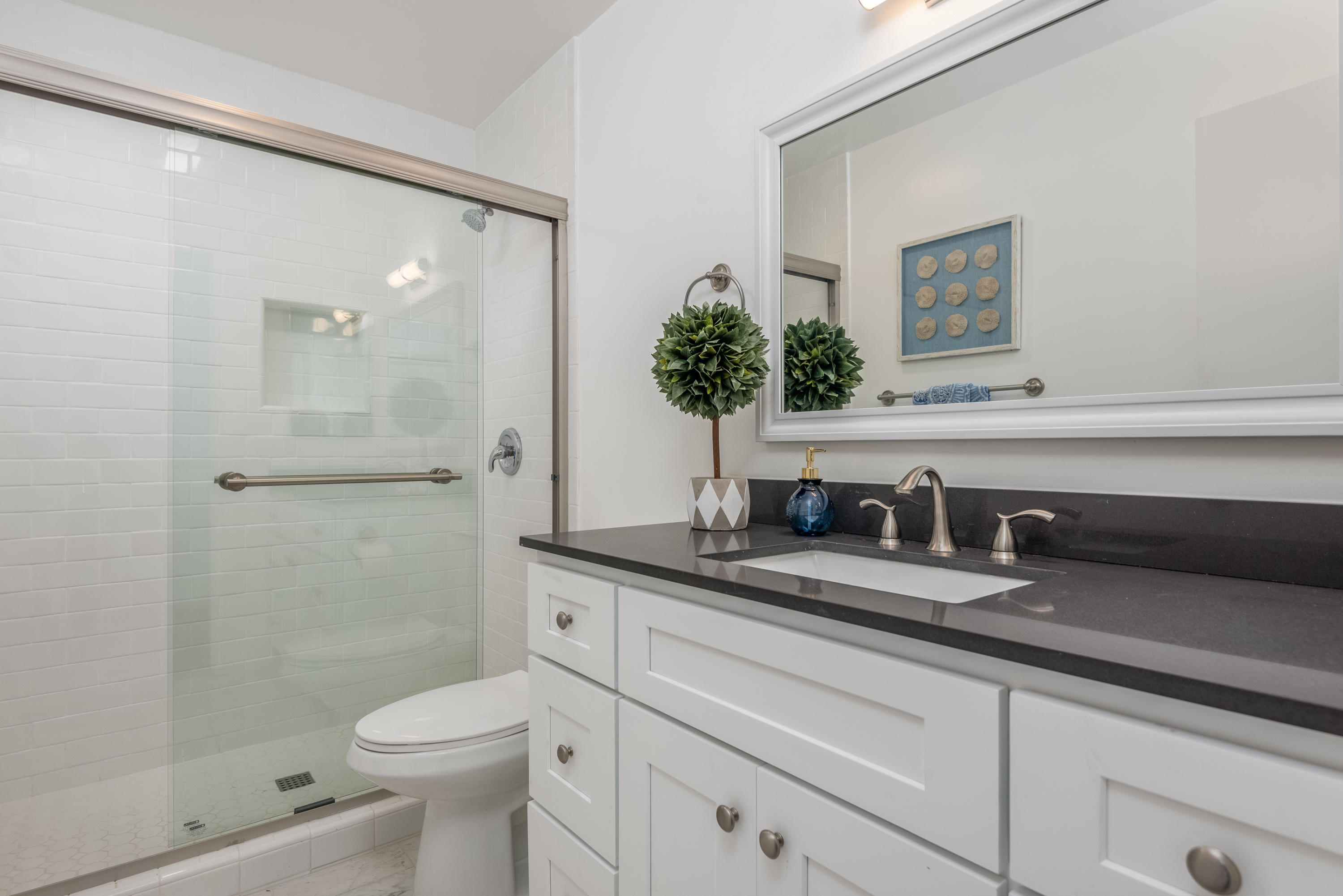 3578 Modoc Road, Unit 10 Santa Barbara, CA 93105 - Photo 11 of 15 14-Bathroom