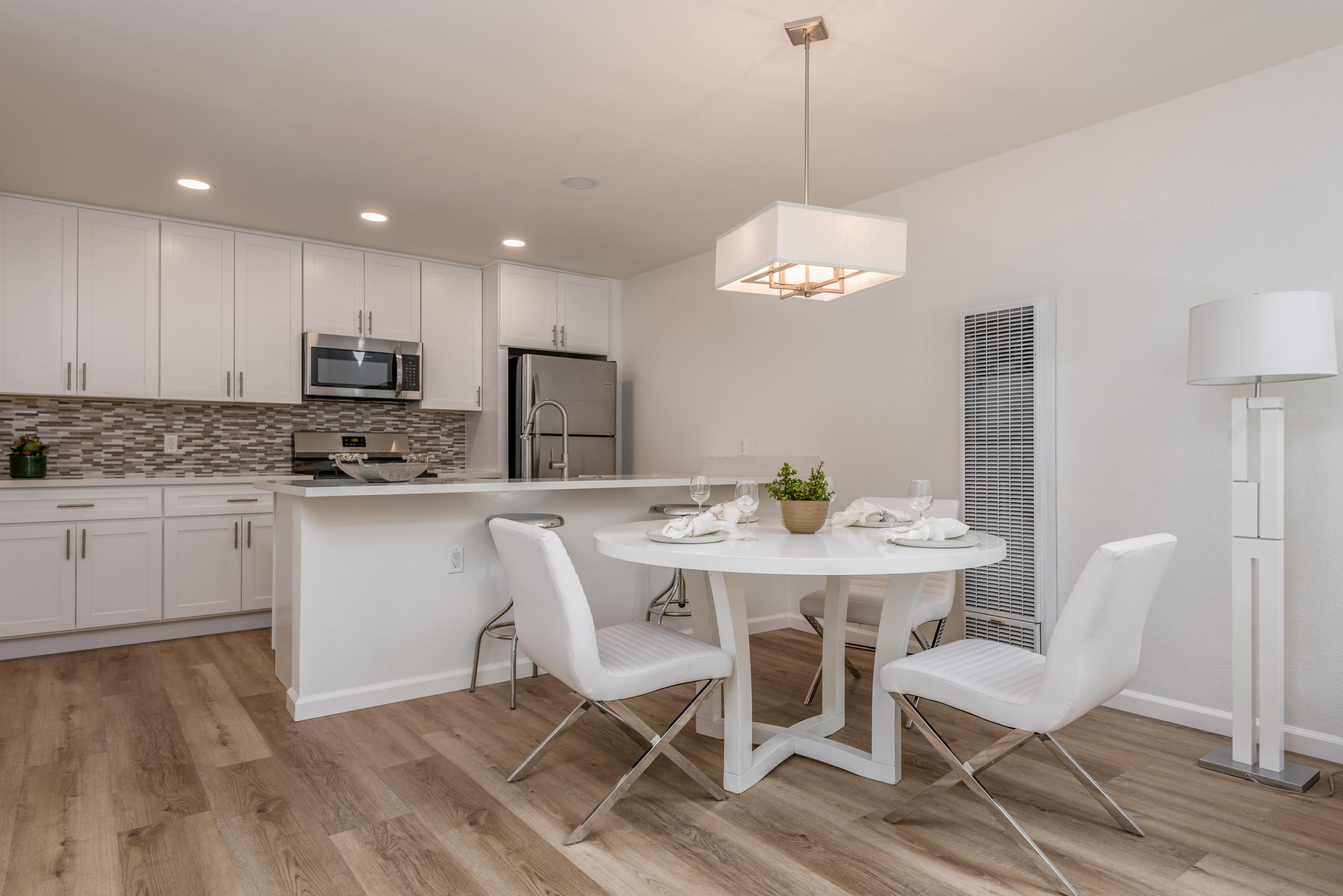 10-Dining - Kitchen