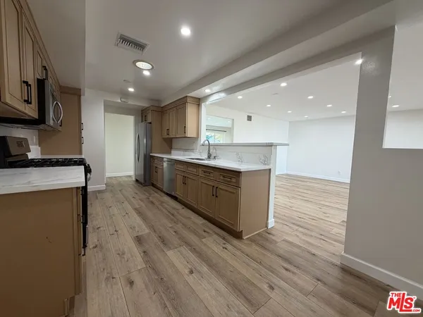 $3,950 | 22341 Burton Street, Canoga Park, CA 91304