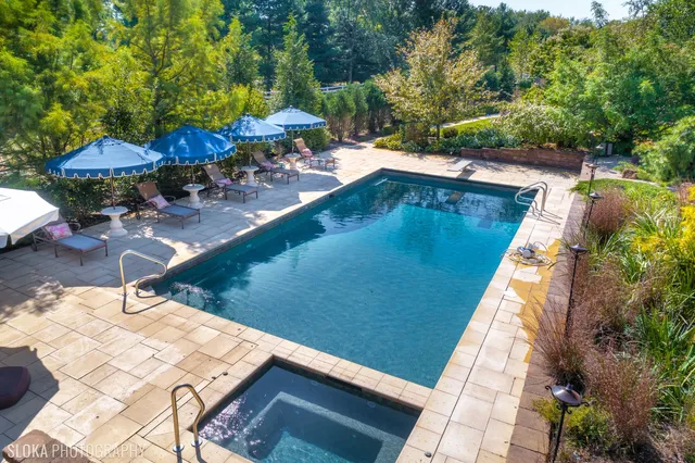 $1,899,900 | 11 Moate Lane, Barrington Hills, IL 60010