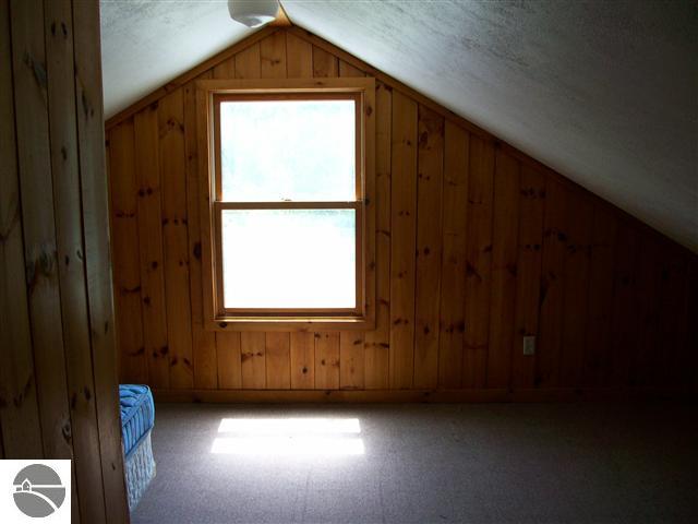 14453 Springdale Road Thompsonville, MI 49683 - Photo 9 of 28 1736101-8.JPG