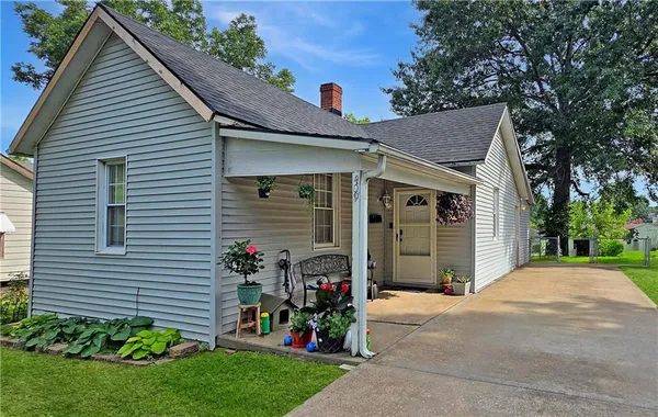 $128,500 | 409 West 26th Street, Higginsville, MO 64037