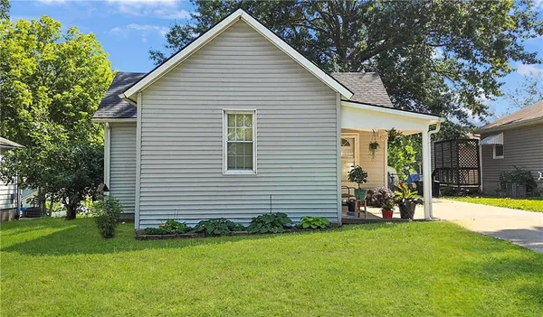 $128,500 | 409 West 26th Street, Higginsville, MO 64037