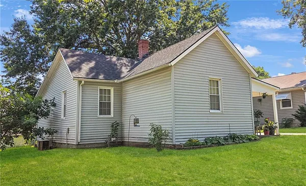 $128,500 | 409 West 26th Street, Higginsville, MO 64037