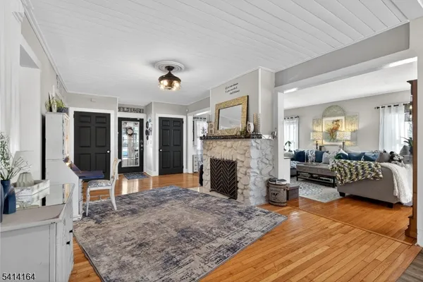 $899,900 | 151 Beechwood Avenue, Middlesex, NJ 08846