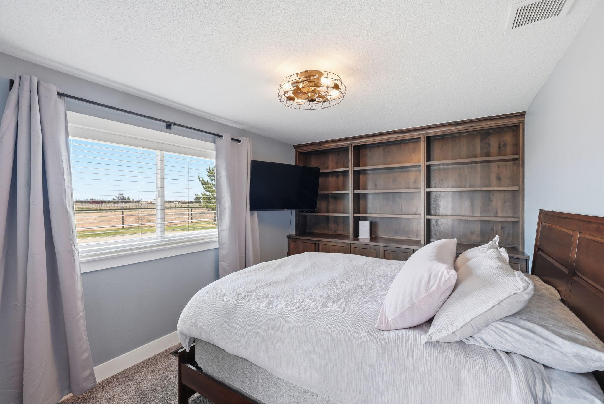 26345 Walker Road Bend, OR 97701 - Photo 33 of 98 32-web-or-mls-Riley_Visuals_058