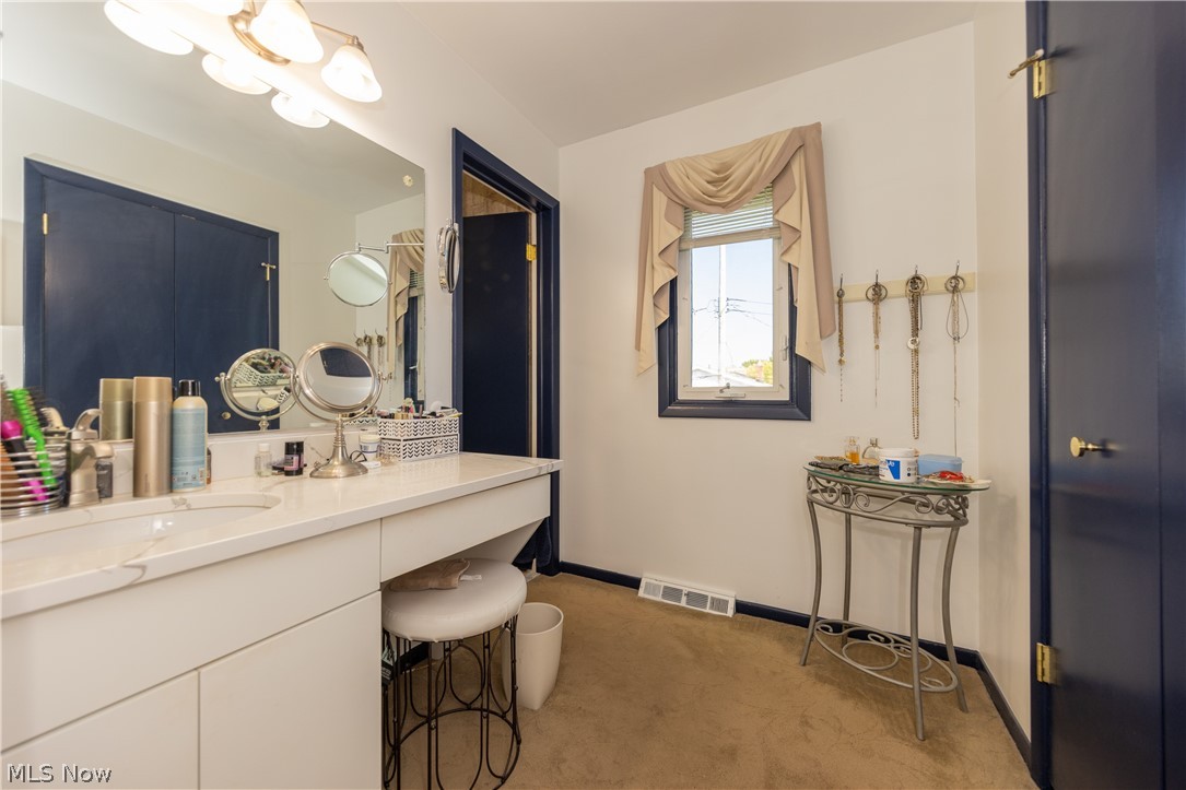 24905 Hazelmere Road Beachwood, OH 44122 - Photo 18 of 29