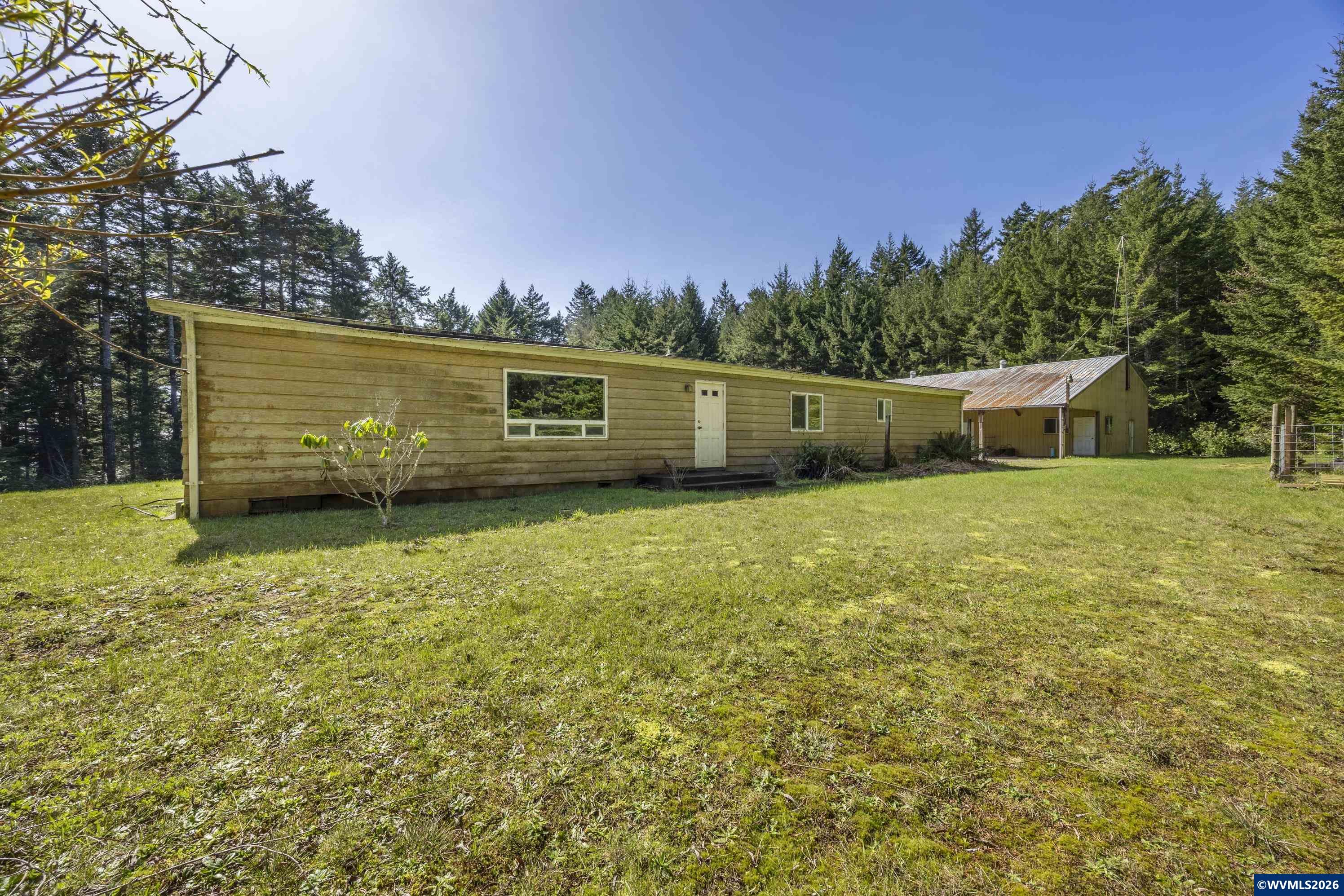 533 North Bayview Road Waldport, OR 97394 - Photo 10 of 49
