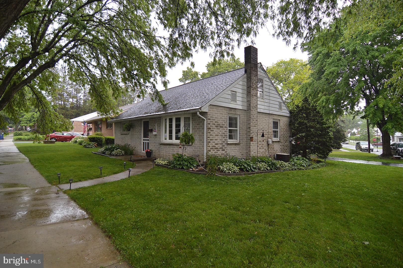 234 Jefferson Boulevard Reading, PA 19609 - Photo 1 of 36