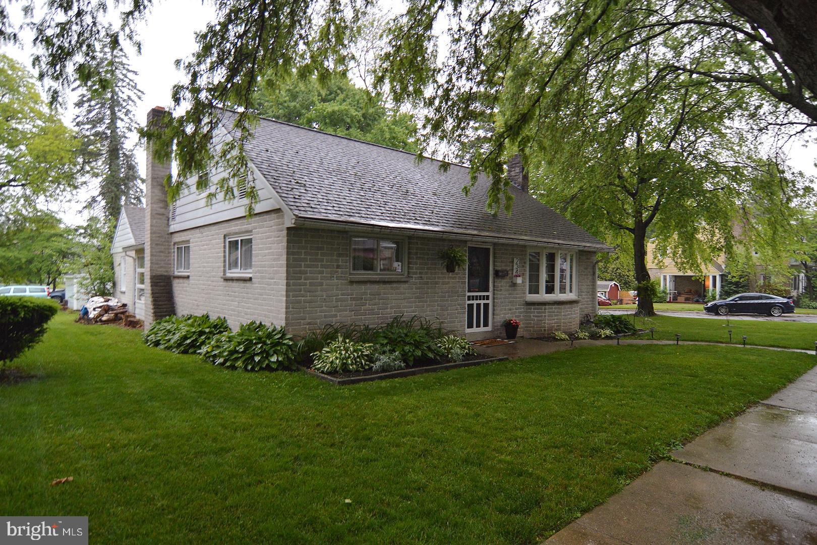 234 Jefferson Boulevard Reading, PA 19609 - Photo 3 of 36