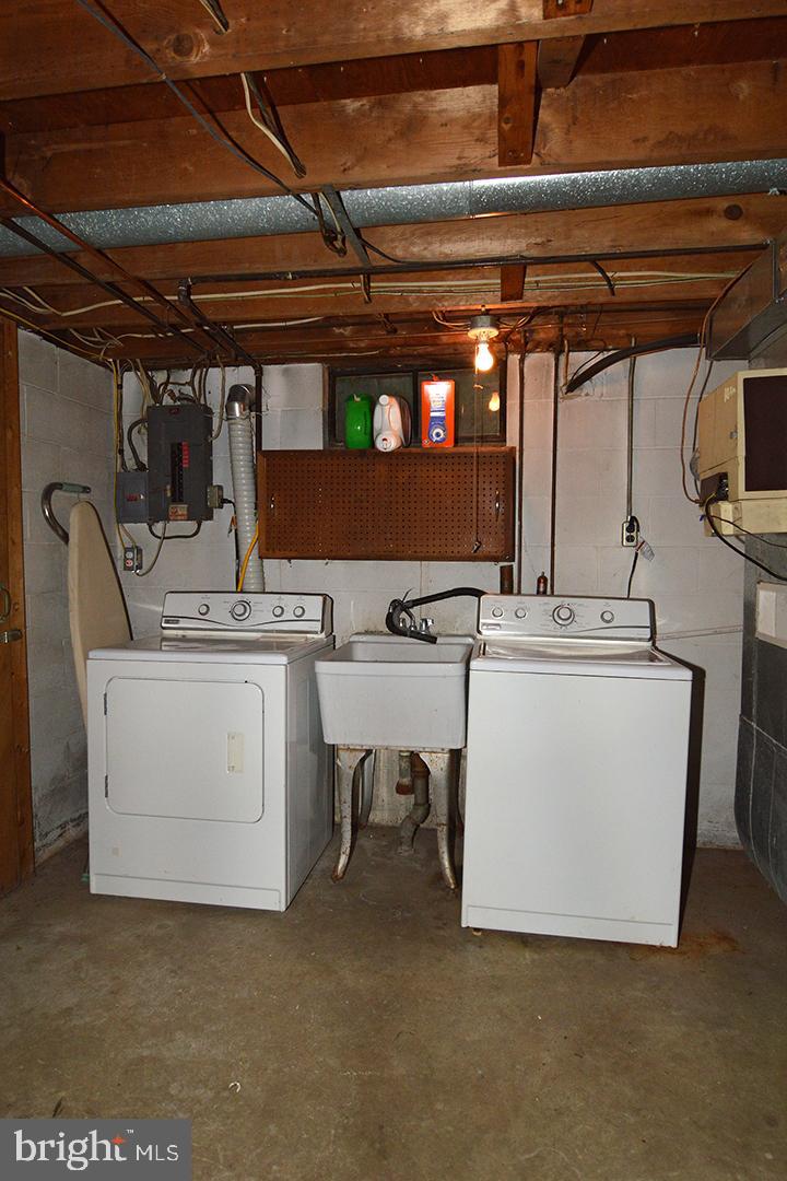 234 Jefferson Boulevard Reading, PA 19609 - Photo 30 of 36