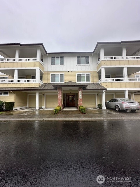 23943 Northeast 115th Lane, Unit 204 Redmond, WA 98053 - Photo 2 of 24