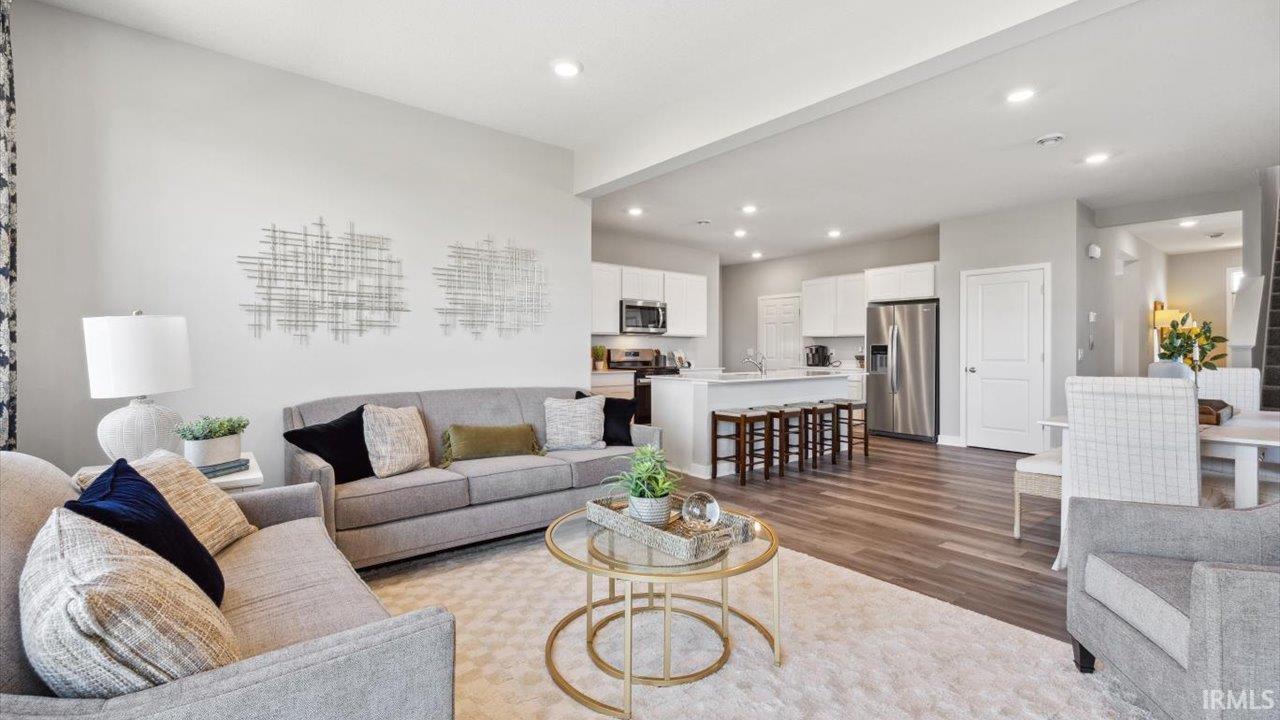 5495 Tranquilo Way Fort Wayne, IN 46818 - Photo 2 of 23