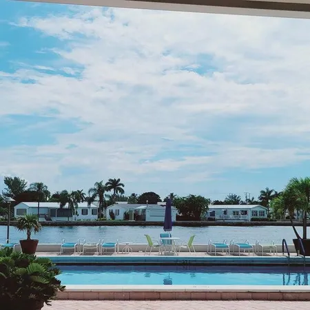 $2,400 | 2006 South Federal Highway, Unit 401, Boynton Beach, FL 33435