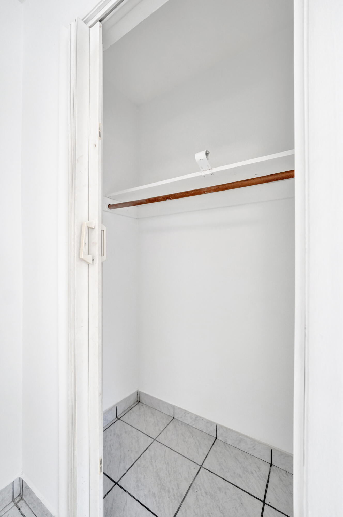 5830 Garfield Street Hollywood, FL 33021 - Photo 12 of 54 Unit 1 Bedroom Closet