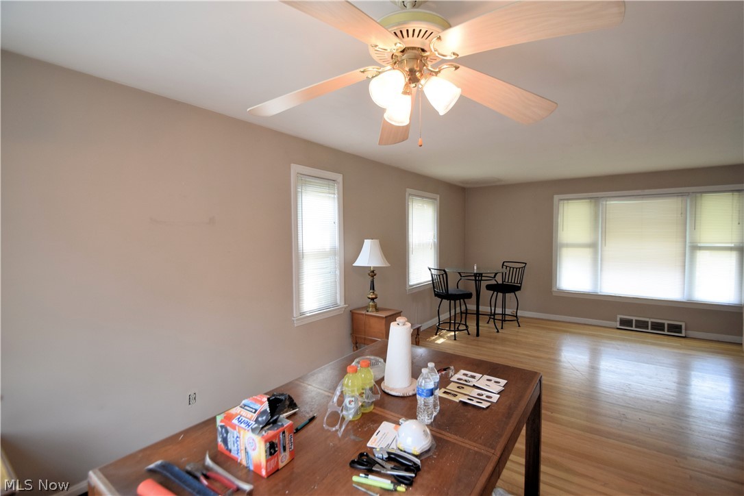 6439 Stanbury Road Parma, OH 44129 - Photo 7 of 23