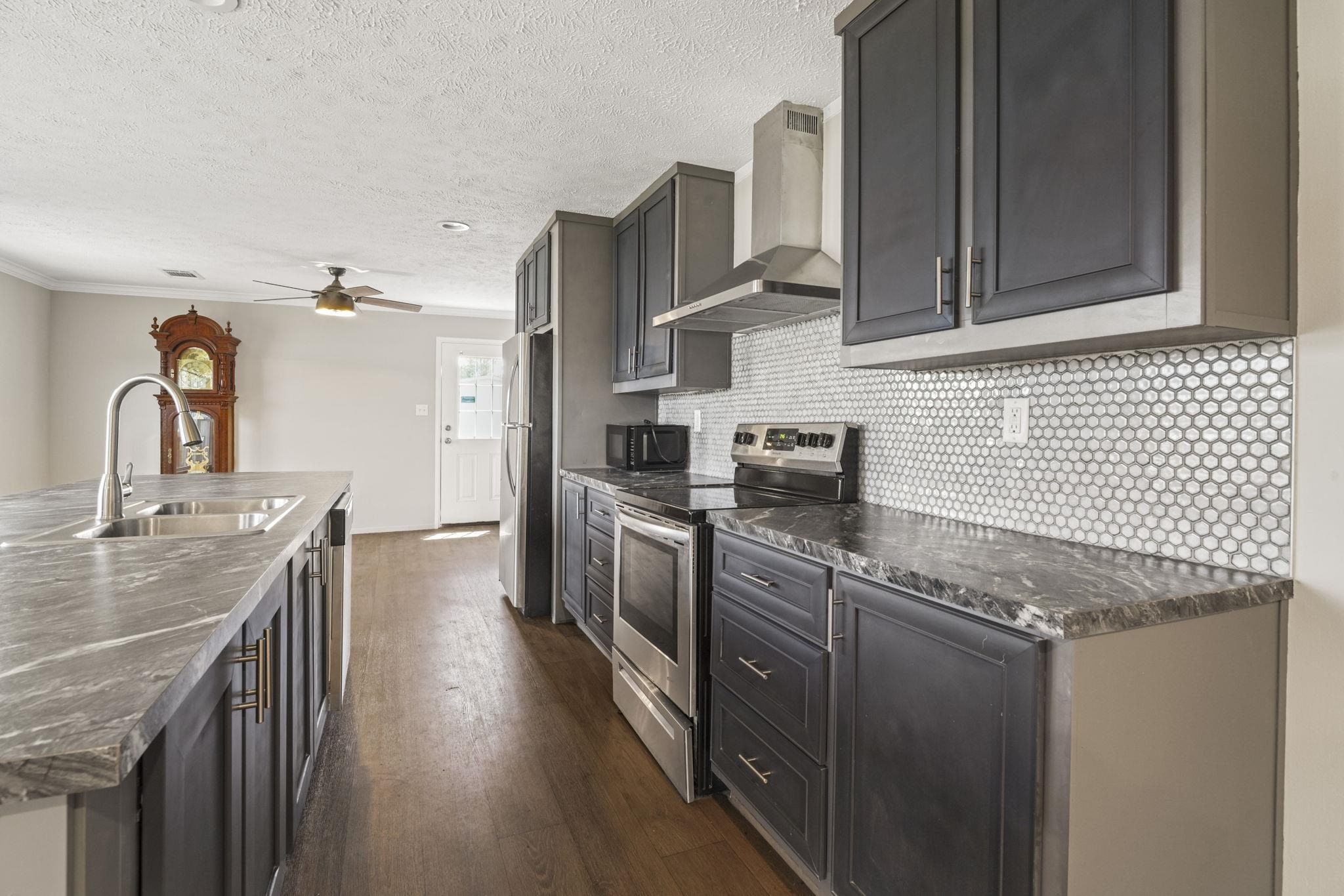 3288 Marshland Road Aynor, SC 29511 - Photo 4 of 33