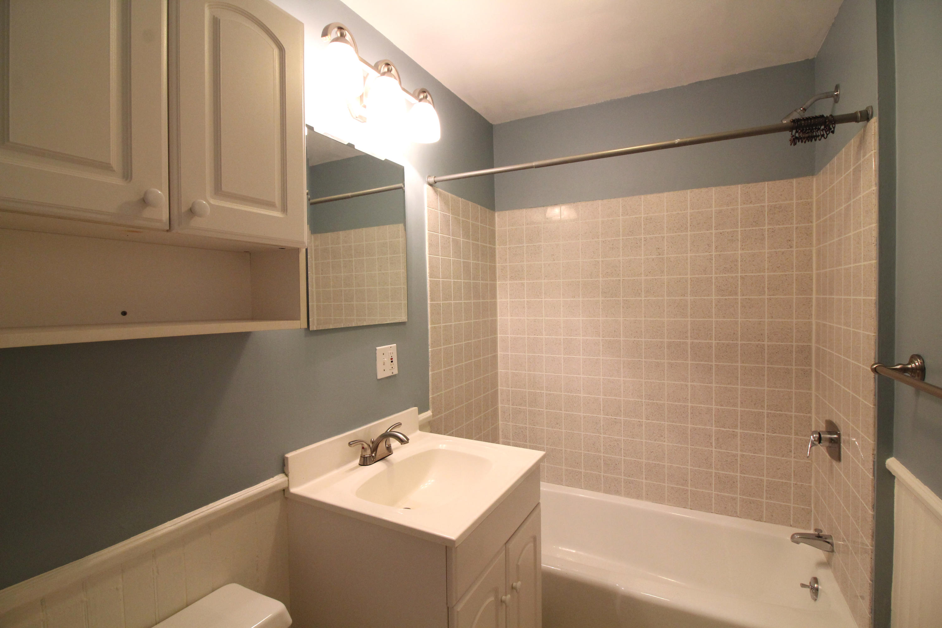 247 Danforth Street, Unit 2B Portland, ME 04102 - Photo 21 of 27 2nd Bath