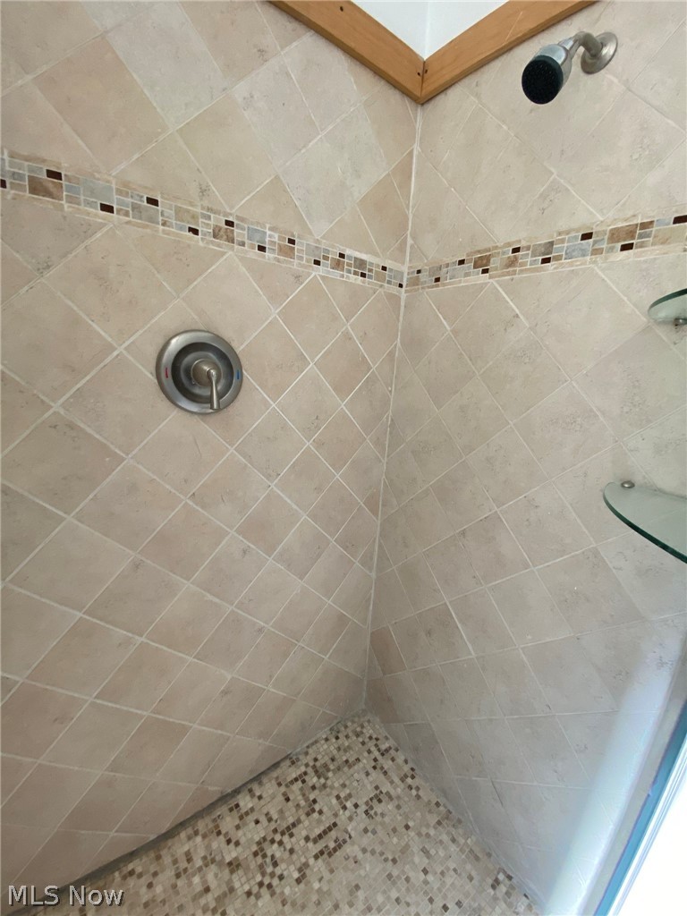 12920 Cedar Road Cleveland, OH 44118 - Photo 18 of 35 Gallery Image 18