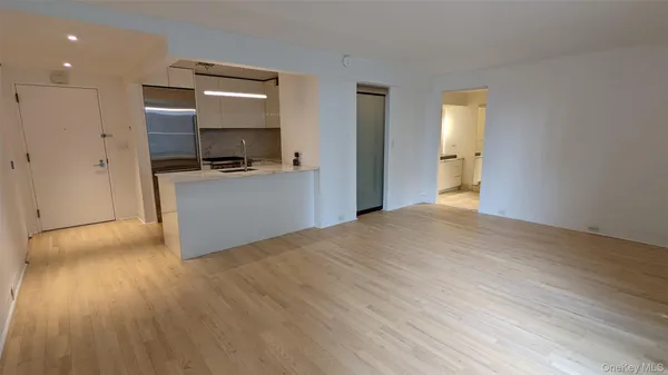 $4,500 | 322 West 57th Street, Unit 54Q | Hell's Kitchen