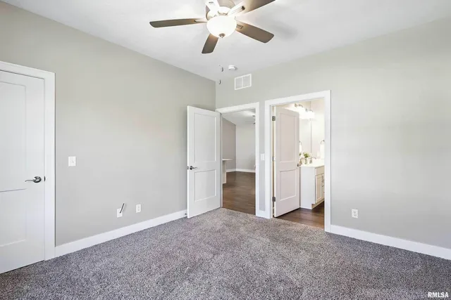 $243,500 | 141 Beacon Harbor Parkway, East Moline, IL 61244