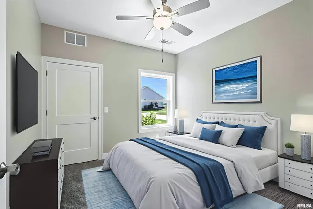 $243,500 | 141 Beacon Harbor Parkway, East Moline, IL 61244