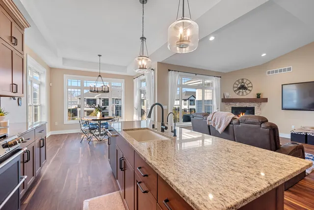 $695,000 | 7908 East Stone Rdg Drive, Lannon, WI 53046