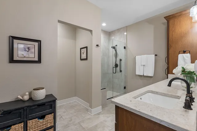 $695,000 | 7908 East Stone Rdg Drive, Lannon, WI 53046