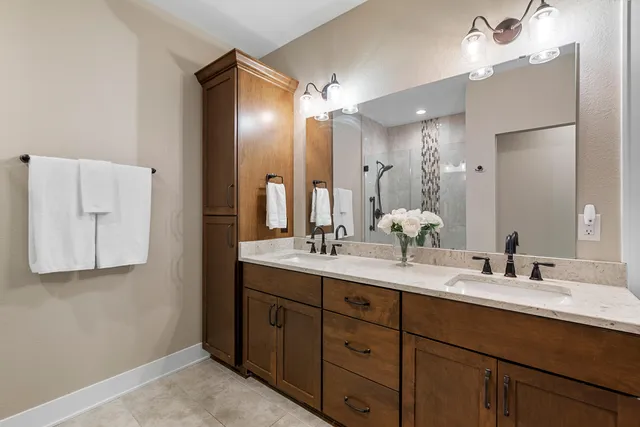 $695,000 | 7908 East Stone Rdg Drive, Lannon, WI 53046