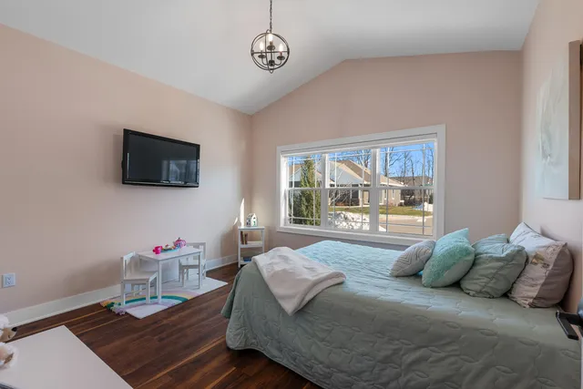 $695,000 | 7908 East Stone Rdg Drive, Lannon, WI 53046