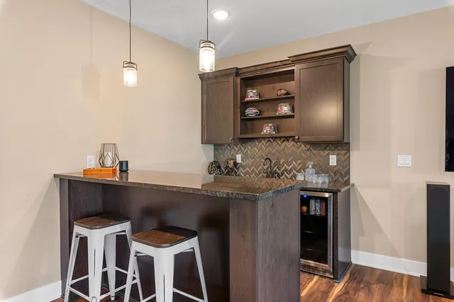 $695,000 | 7908 East Stone Rdg Drive, Lannon, WI 53046