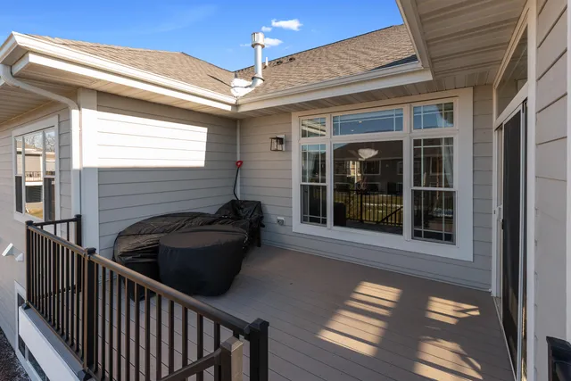 $695,000 | 7908 East Stone Rdg Drive, Lannon, WI 53046