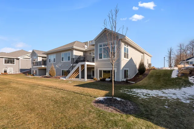$695,000 | 7908 East Stone Rdg Drive, Lannon, WI 53046