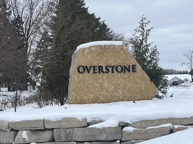 $695,000 | 7908 East Stone Rdg Drive, Lannon, WI 53046