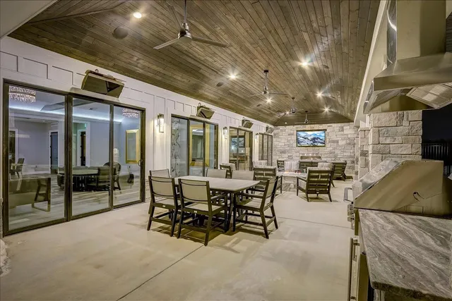 $695,000 | 7908 East Stone Rdg Drive, Lannon, WI 53046