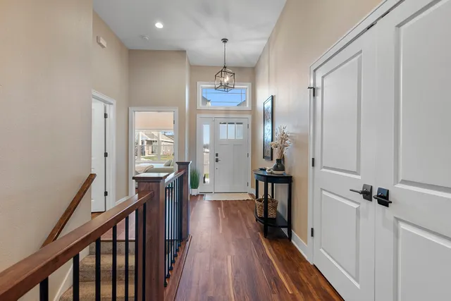 $695,000 | 7908 East Stone Rdg Drive, Lannon, WI 53046